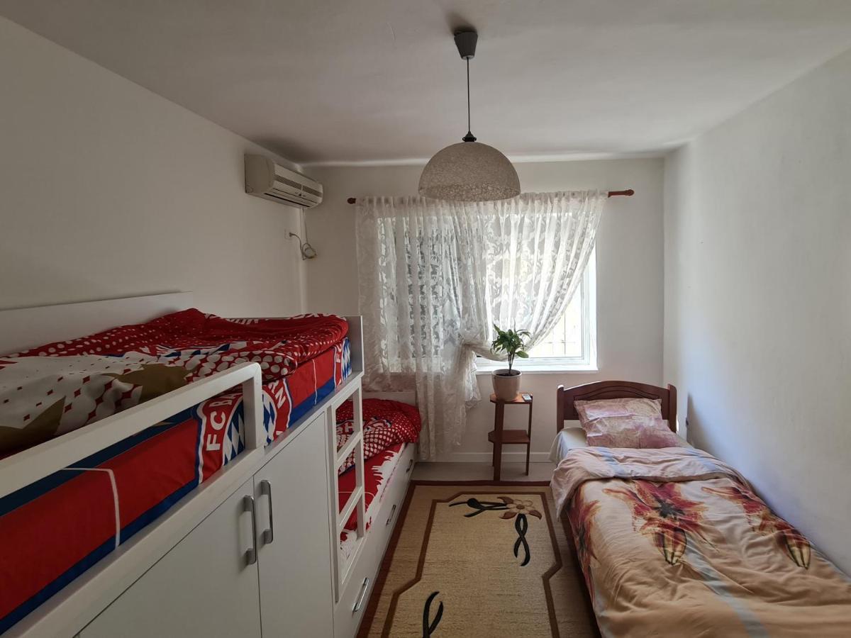 Saloon Apartment Tirana Buitenkant foto