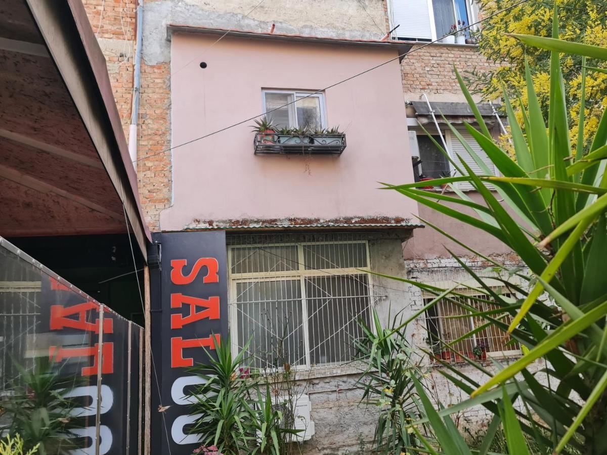 Saloon Apartment Tirana Buitenkant foto
