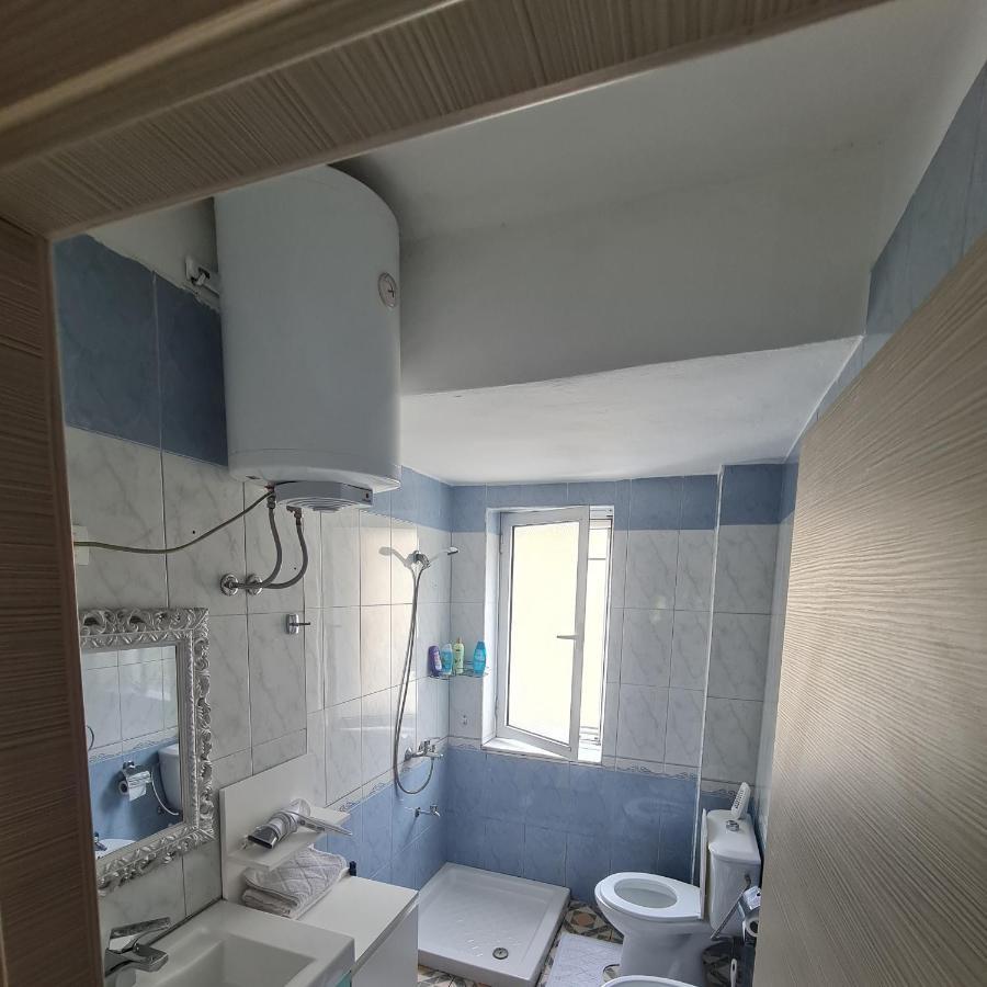 Saloon Apartment Tirana Buitenkant foto